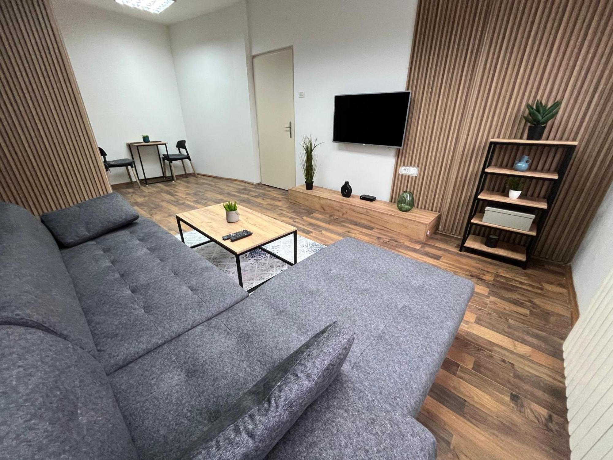 Central M - 5 Apartments 斯科普里 外观 照片