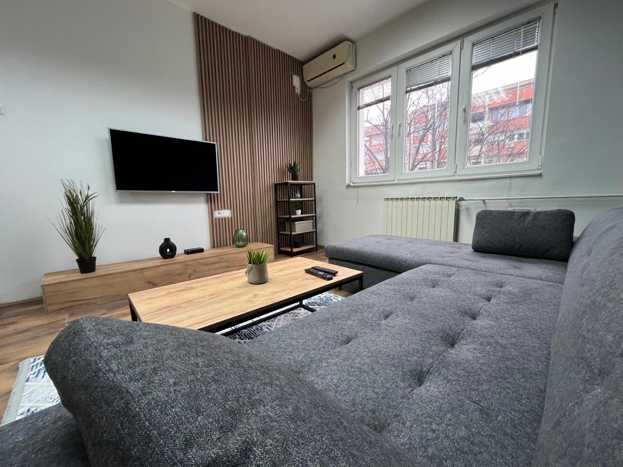 Central M - 5 Apartments 斯科普里 外观 照片