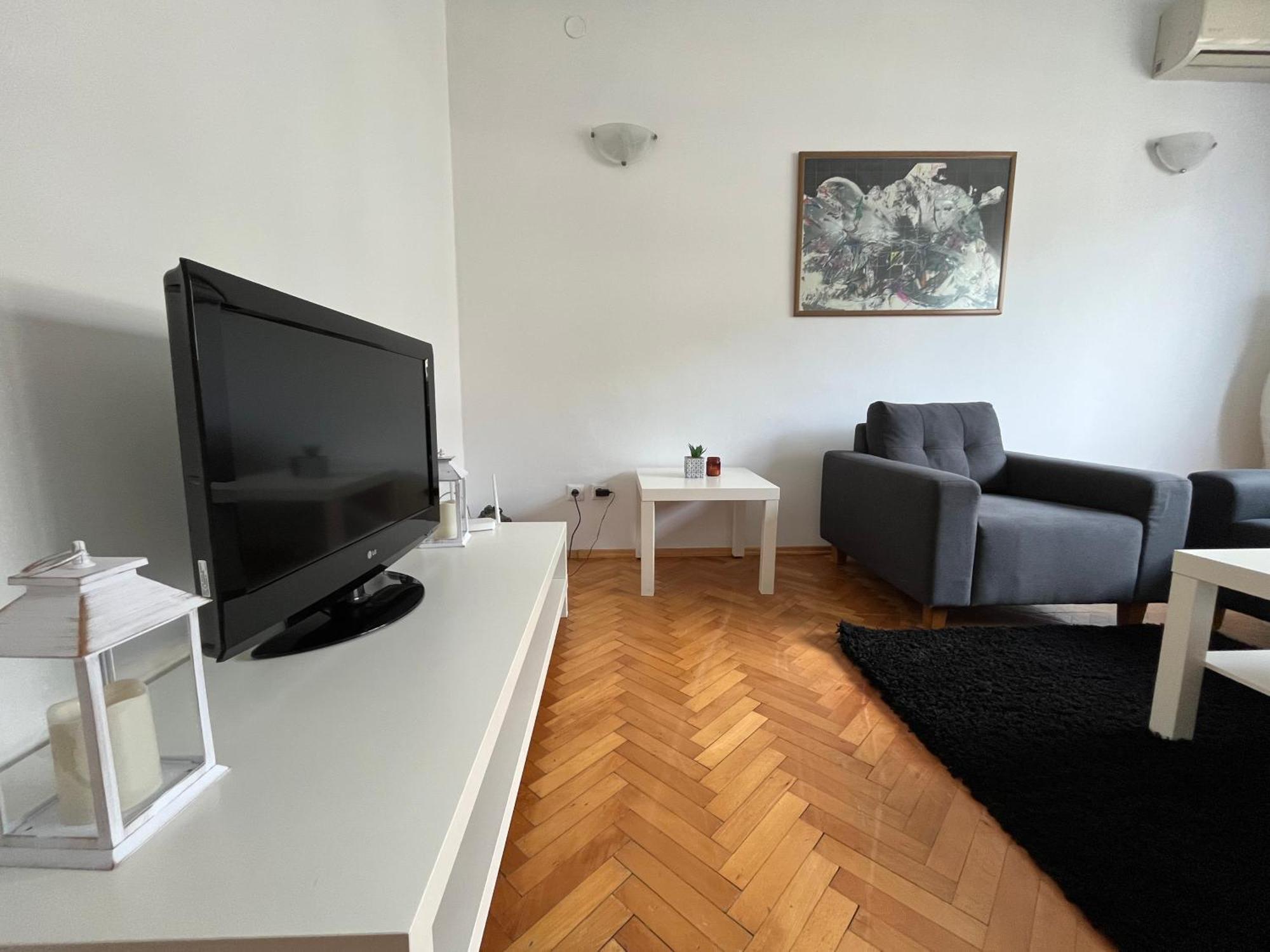 Central M - 5 Apartments 斯科普里 外观 照片
