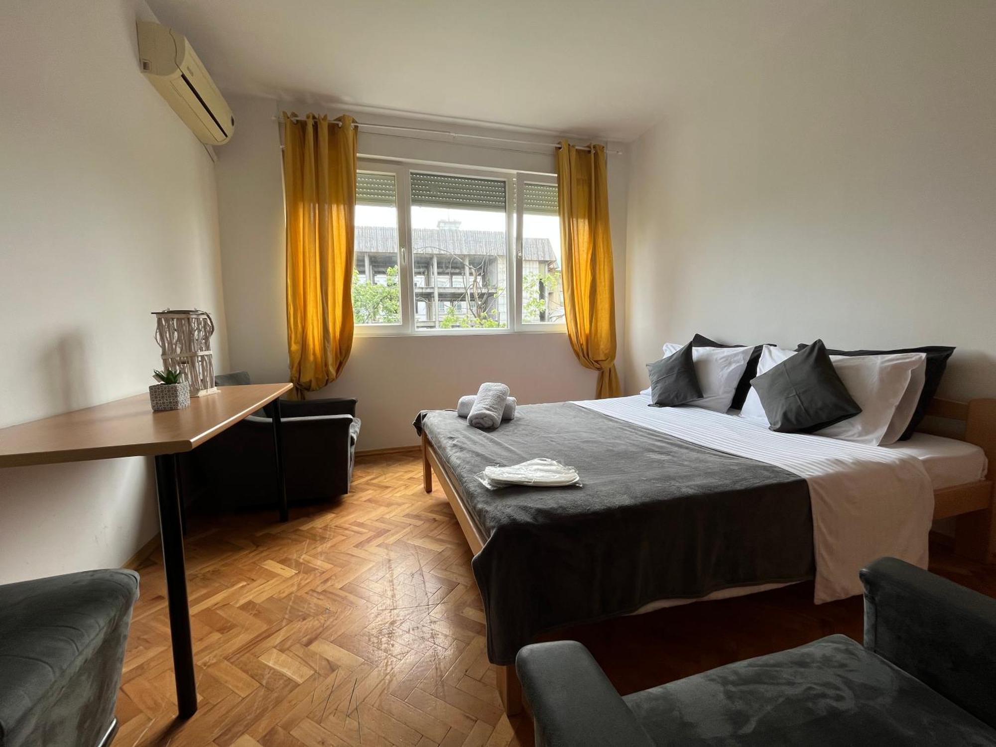 Central M - 5 Apartments 斯科普里 外观 照片