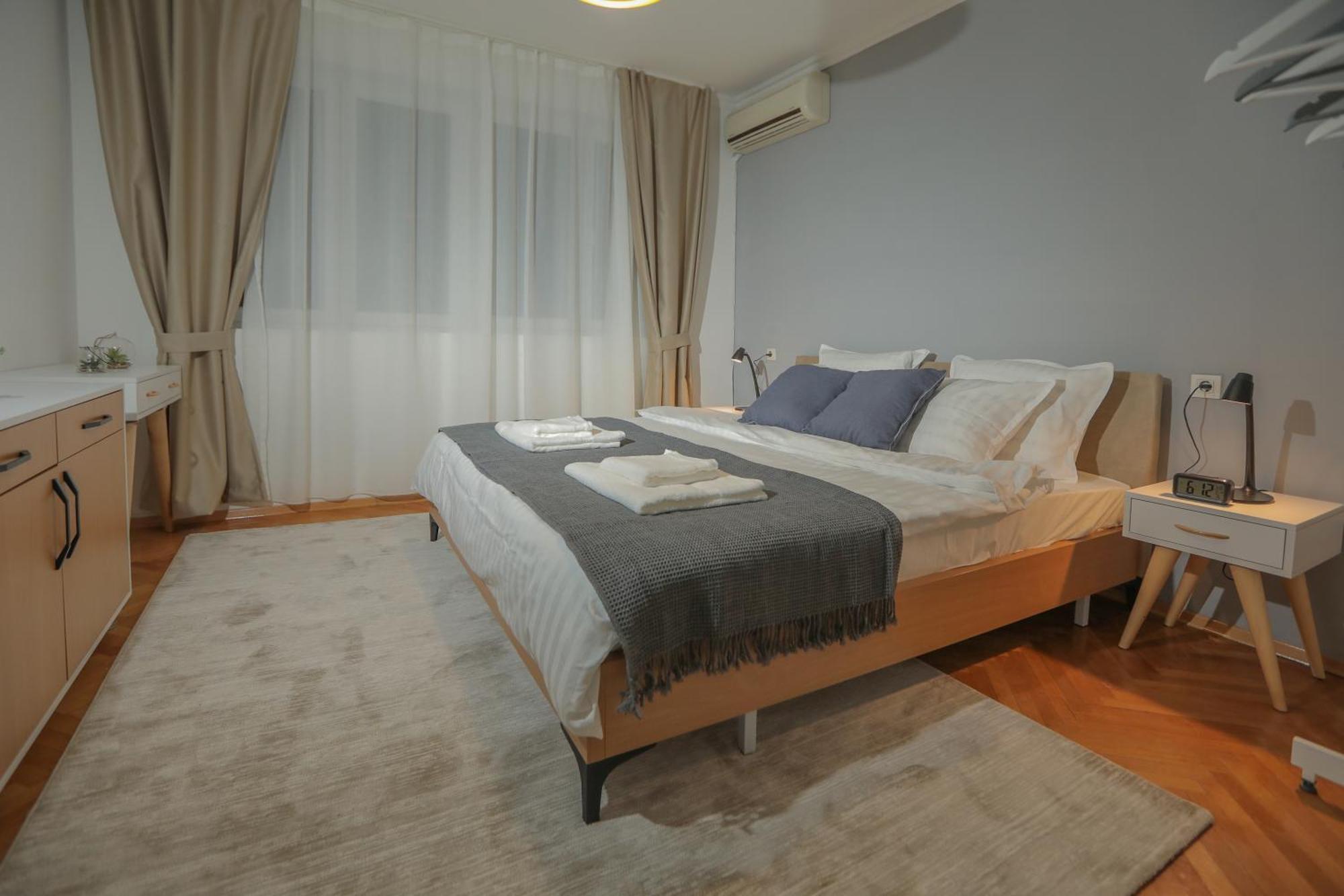 Central M - 5 Apartments 斯科普里 外观 照片