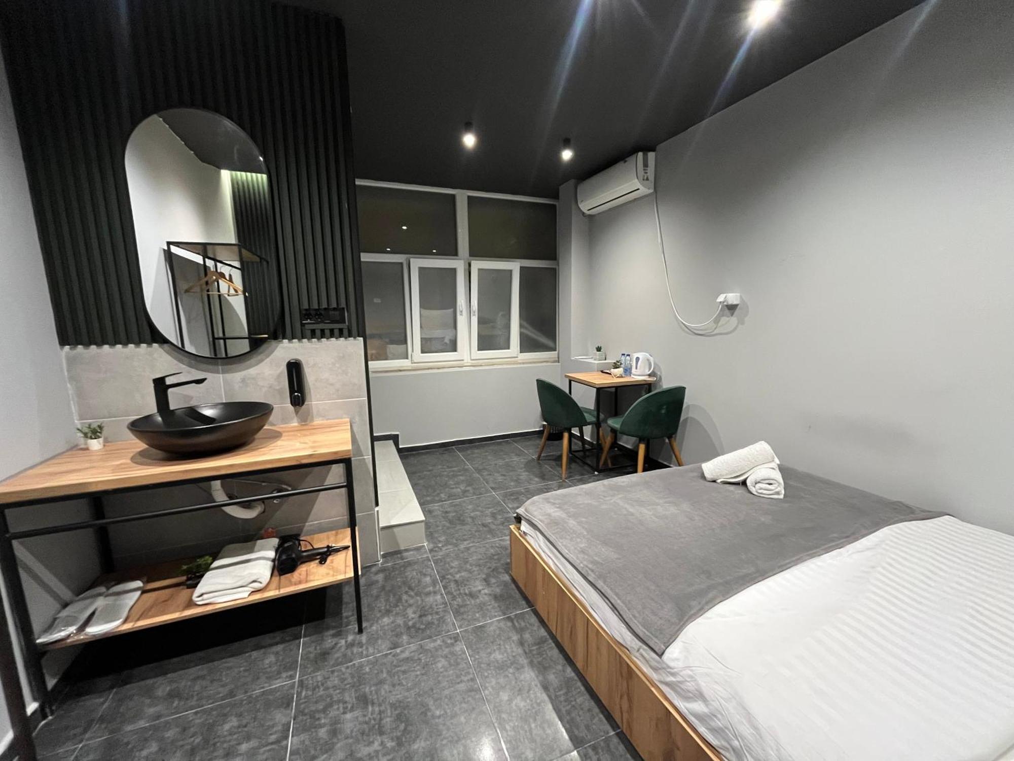 Central M - 5 Apartments 斯科普里 外观 照片